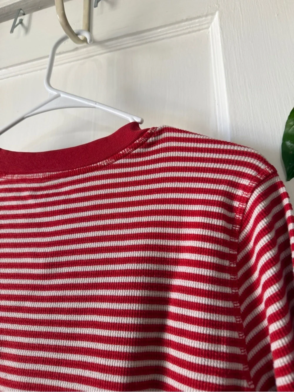 Duluth size M Striped Red & White Long Sleeve Tee